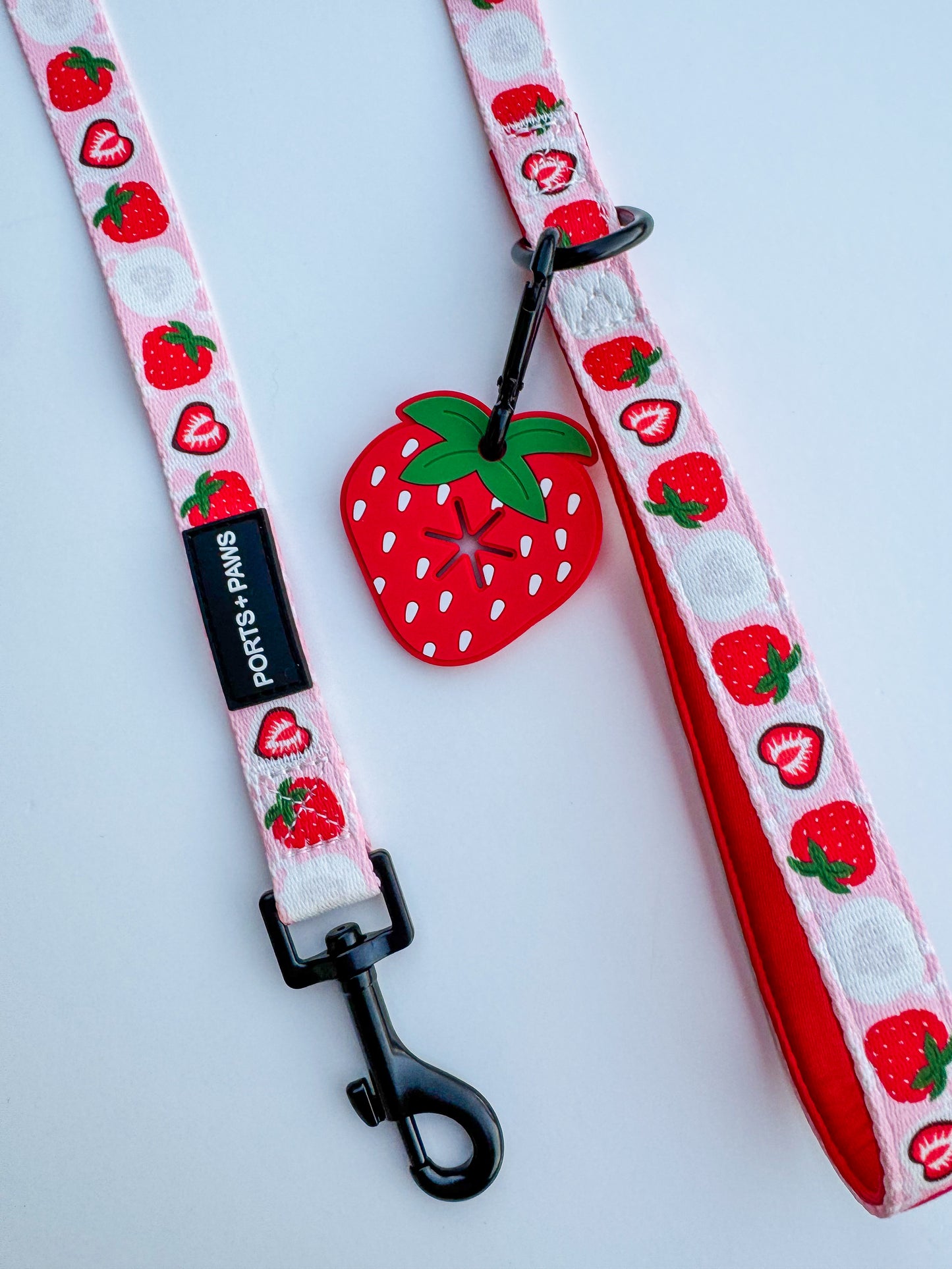 LEASH - STRAWBERRY MOCHI